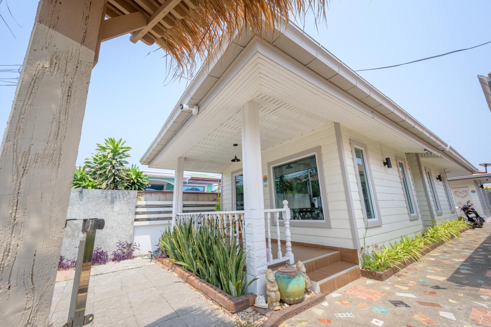 Halo Sea Koh Larn Hotell Pattaya Eksteriør bilde